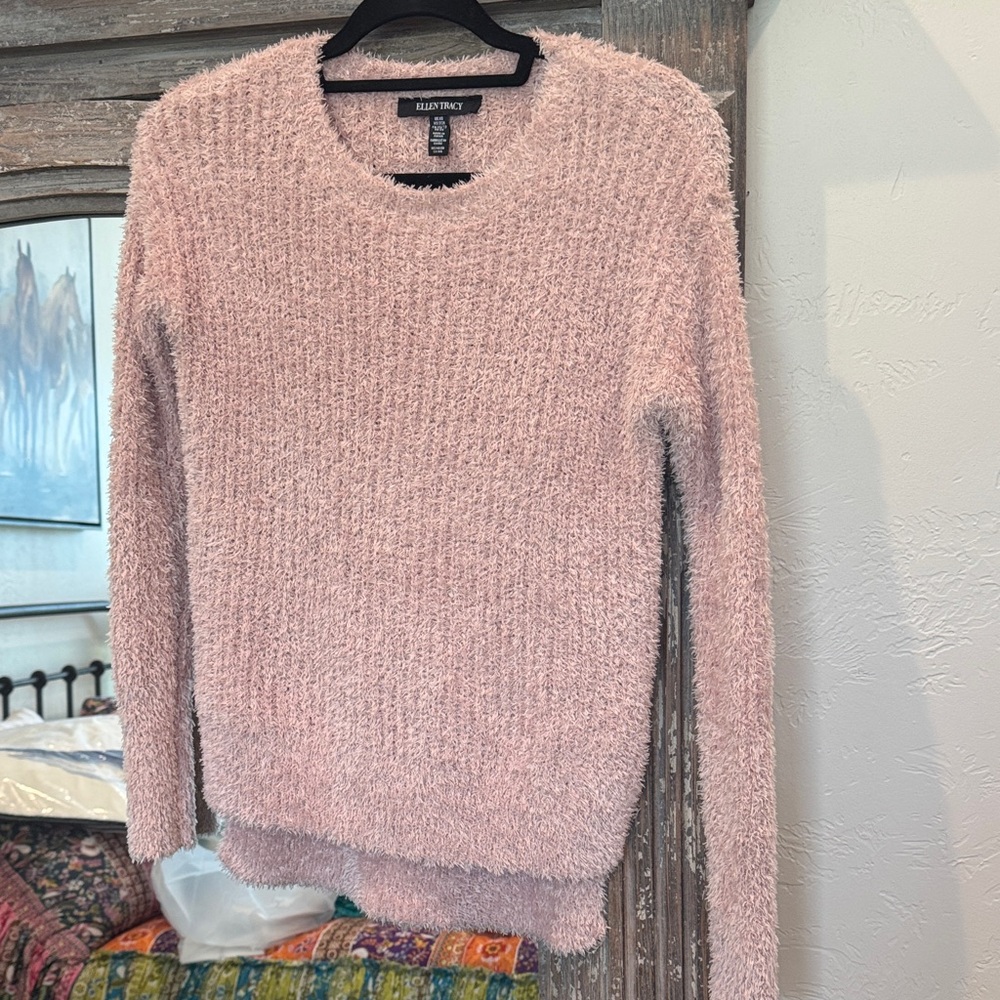 Ellen Tracy Soft Pink Crew Neck Sweater